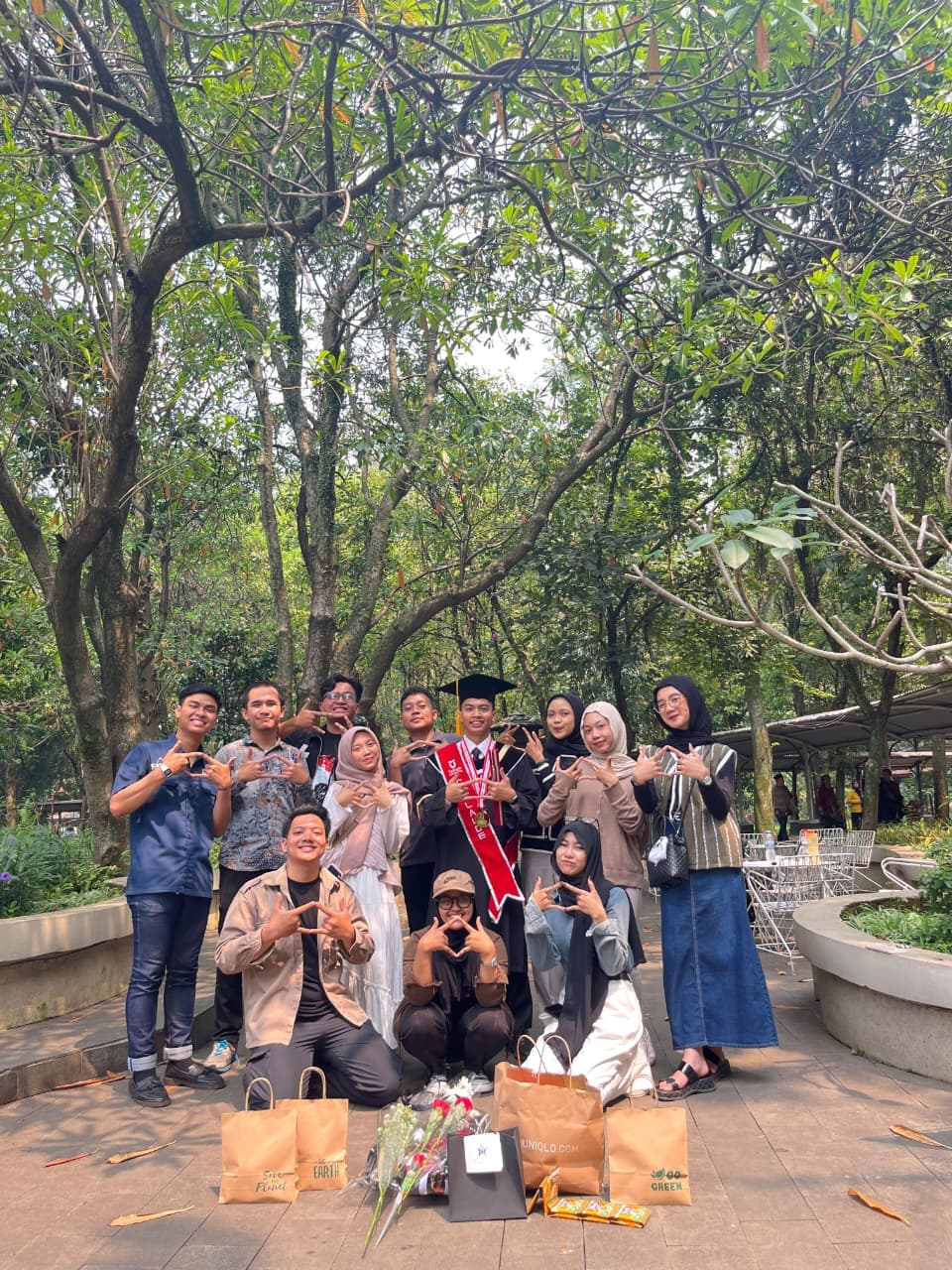 Dito Rifadli Febrian saat wisuda